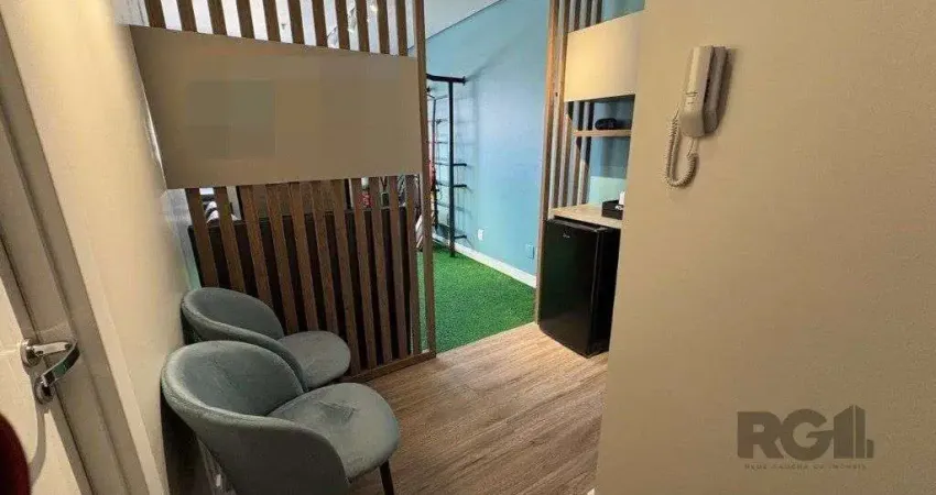 Sala comercial à venda na Avenida Luiz Manoel Gonzaga, 351, Três Figueiras, Porto Alegre