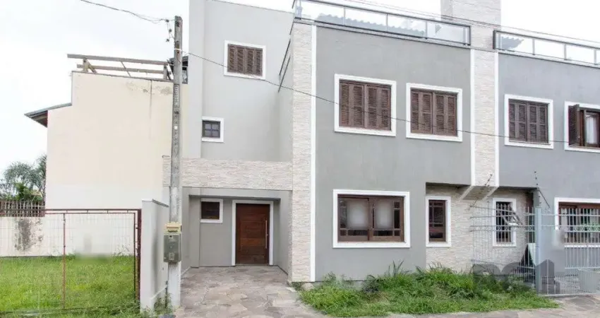 Sobrado 2 dormitórios  mais terreno de esquina de 192m2