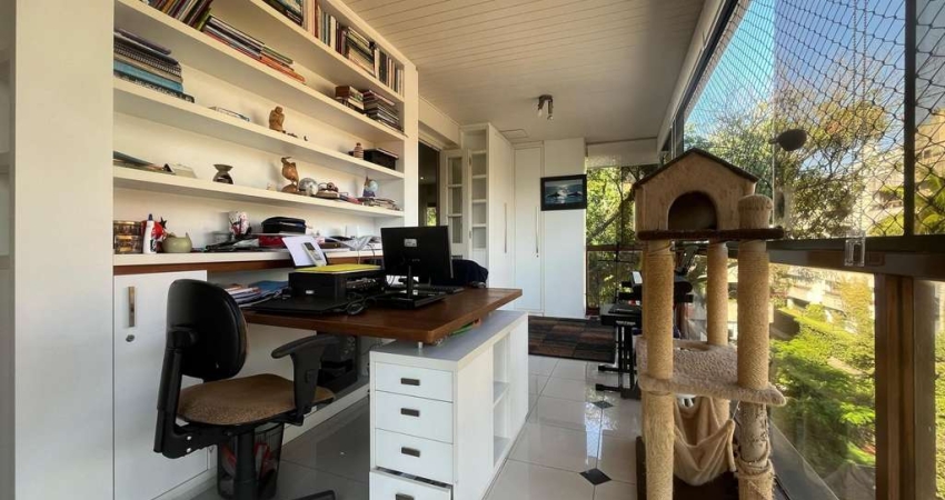 Cobertura no Moinhos de Vento  290m², 3 dormitórios, 3 vagas e piscina