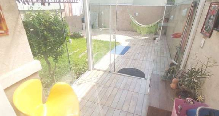 Casa no bairro Hípica - 2 dormitórios