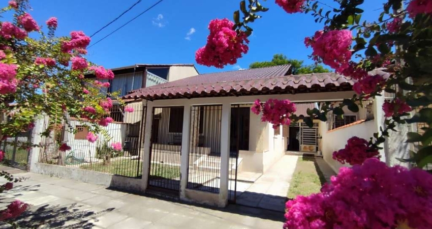CASA NO BAIRRO IPANEMA  3 DORMITÓRIOS