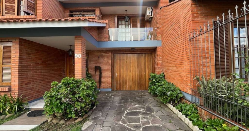 Casa com piscina a venda em Ipanema
