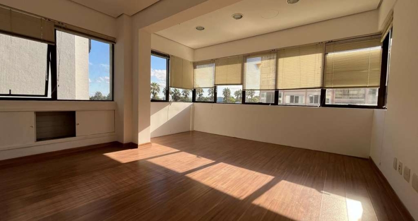 sala comercial com uma vaga de garagem no bairro Bom Fim