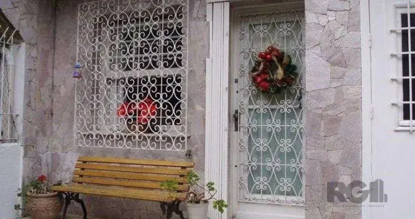 Casa sobrado no bairro São João de 3 dormitórios e 2 vagas