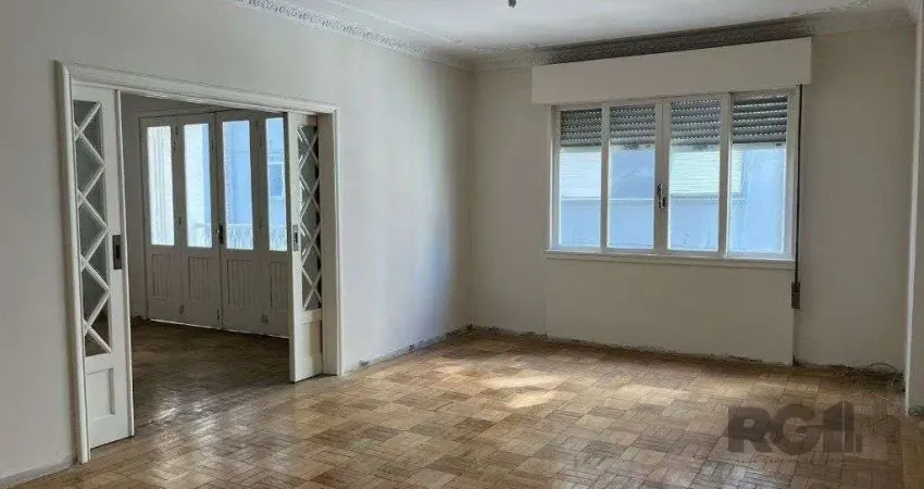 Apartamento na Independência com 176m² de 3 dormitórios e vaga DESOCUPADO