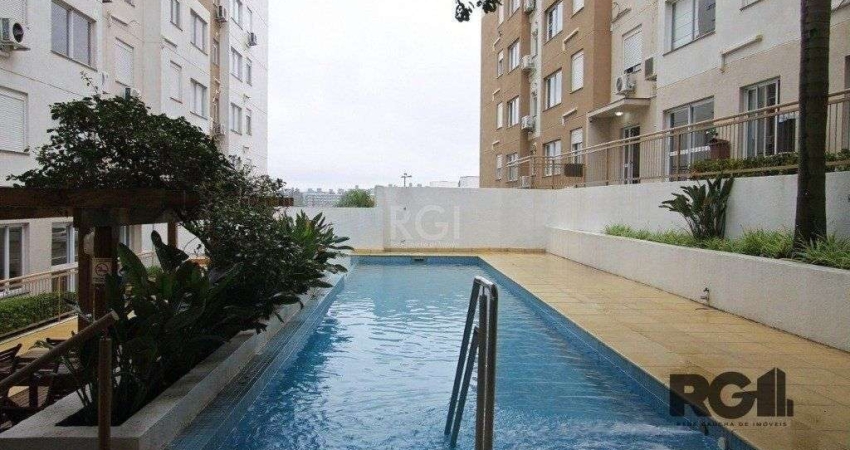 Apartamento no Urbano Menino Deus de 1 dormitório vaga e pátio