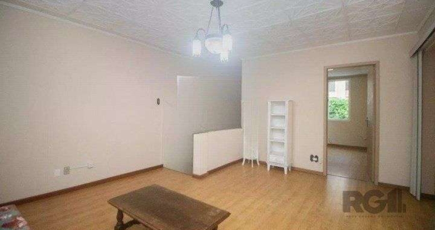 Sobrado 4 dormitórios à venda Floresta Porto Alegre/RS