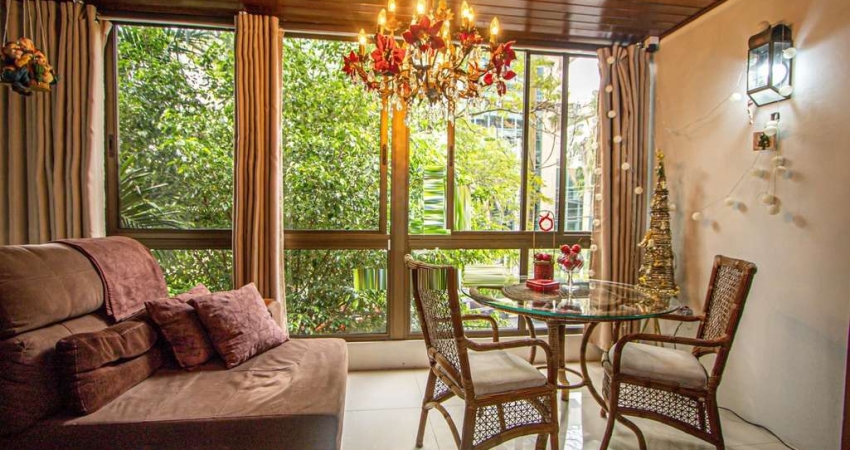 Apartamento mobiliado com 4 quartos, hidromassagem e 2 vagas -254 m²- Petrópolis