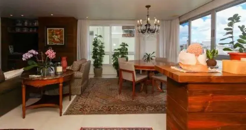 Vende-se amplo apartamento de 195m², 3 Suítes, 3 Vagas, localizado no bairro Bel