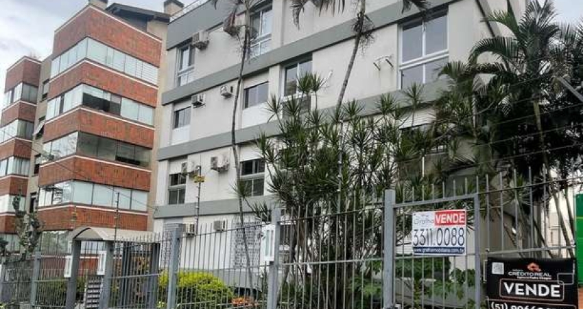 Apartamento de 3 quartos, suíte e 1 vaga de garagem no bairro Petrópolis em POA