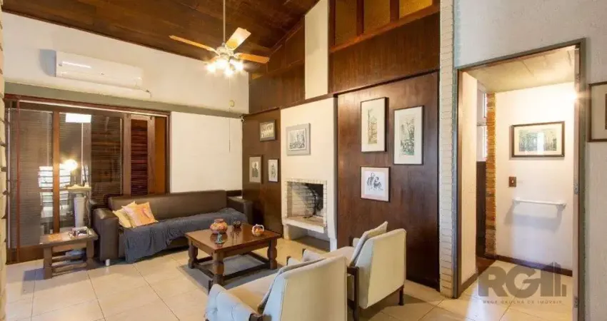 Casa 3 dormitórios à venda Vila Assunção Porto Alegre/RS