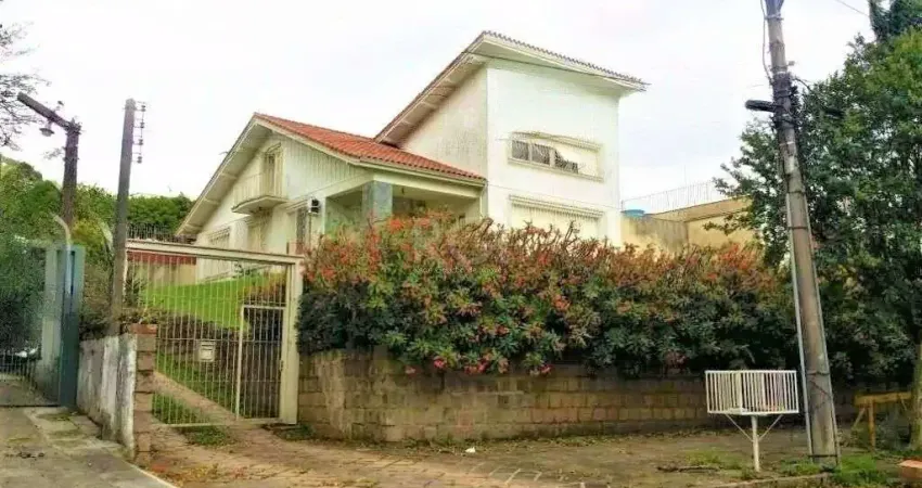Casa com 3 quartos à venda na Rua Felipe Becker, 159, Três Figueiras, Porto Alegre