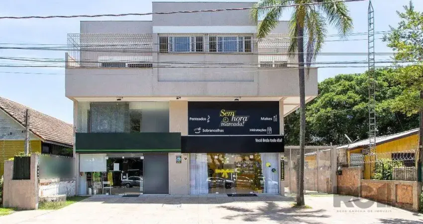 Apartamento excelente no Condomínio Portosul, localizado no bairro Tristeza
