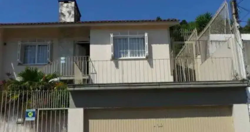 Casa para Venda - 348m², 3 dormitórios, sendo 1 suites, 2 vagas - Medianeira