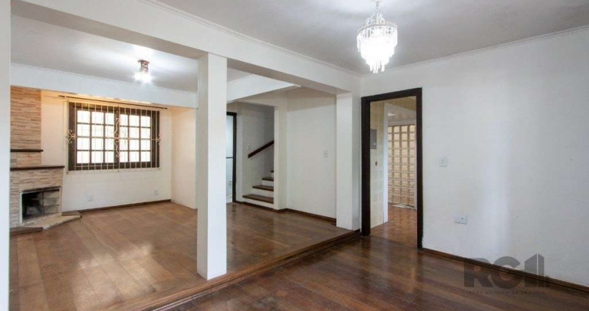 Casa Condominio para Venda - 191m², 5 dormitórios, sendo 1 suites, 3 vagas - Tri