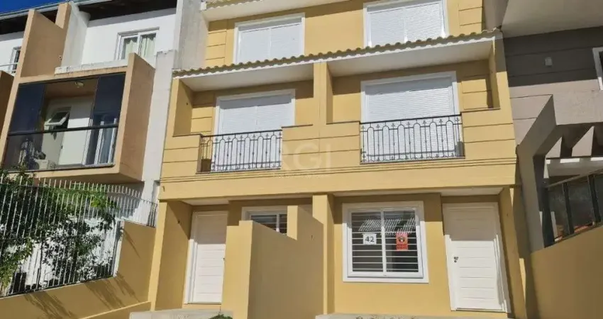 Casa para Venda - 133m², 3 dormitórios, sendo 3 suites, 1 vaga - Guarujá