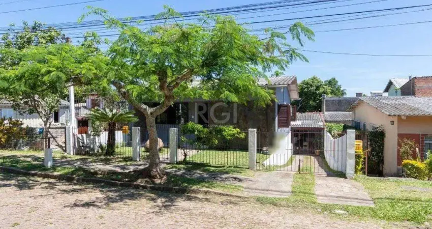 Casa para Venda - 110m², 2 dormitórios, sendo 1 suíte, 3 vagas - Espirito Santo