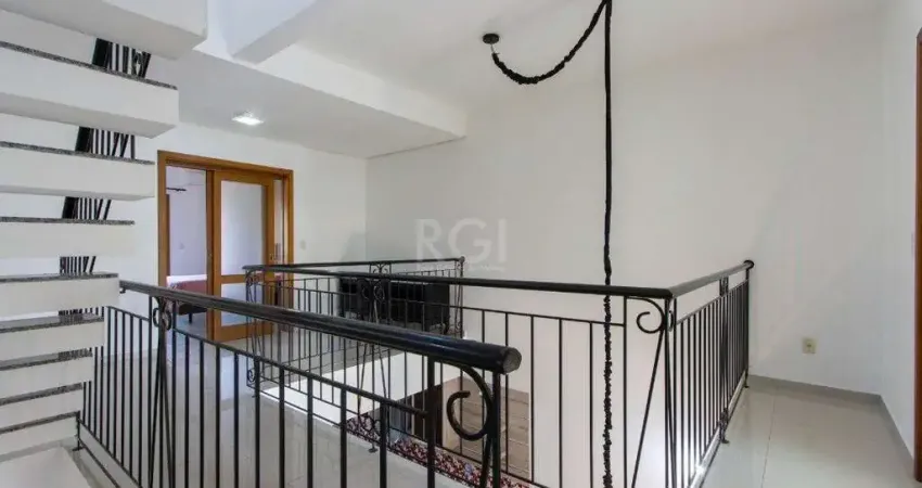 Casa para Venda - 204m², 3 dormitórios, sendo 3 suites, 2 vagas - Espirito Santo