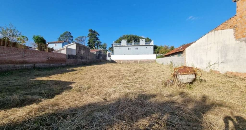 Terreno com 1.110m² no Bairro Guarujá