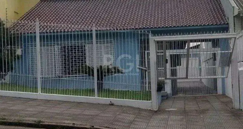 Casa para venda - 249.86m², 3 dormitórios, sendo 1 suites, 4 vagas - medianeira