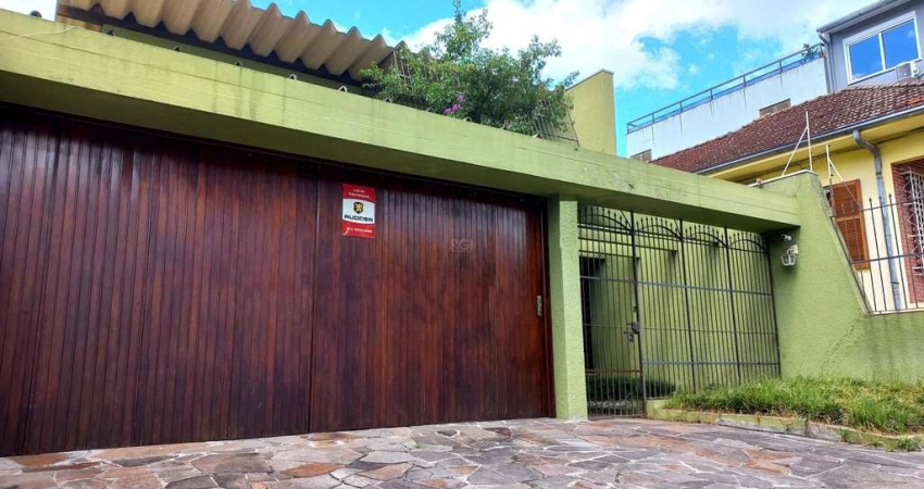 Casa para Venda - 300m², 4 dormitórios, sendo 1 suites, 2 vagas - Santana