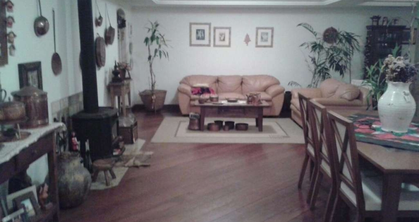Casa para Venda - 430m², 3 dormitórios, sendo 1 suites, 4 vagas - Jardim Isabel