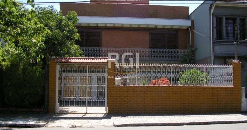 Casa para Venda - 524.96m², 5 dormitórios, sendo 1 suites, 6 vagas - Medianeira