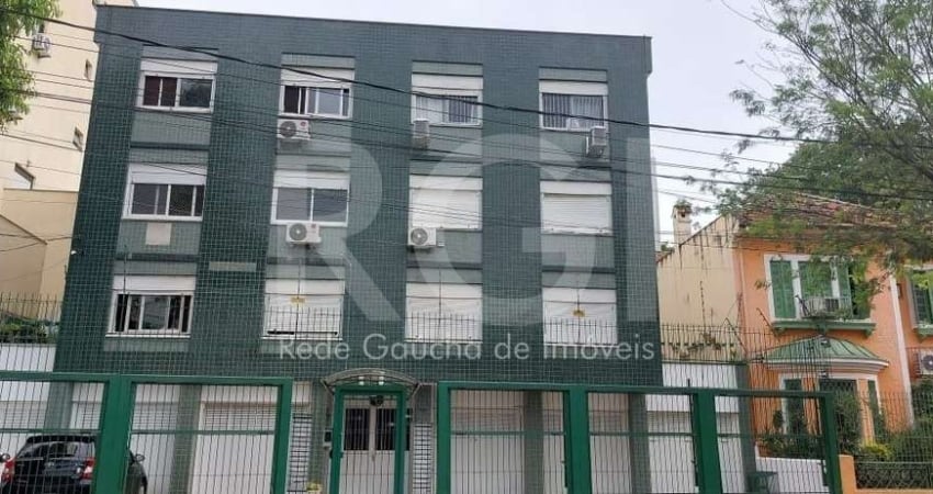 Apartamento com 3 quartos, 2 banheiros, desocupado e 1 vaga!