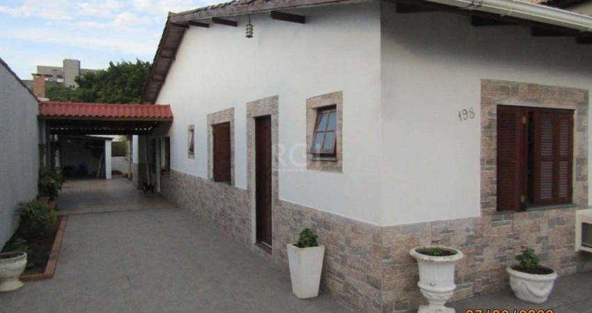 Casa para Venda - 154.78m², 3 dormitórios, sendo 1 suites, 3 vagas - Camaquã