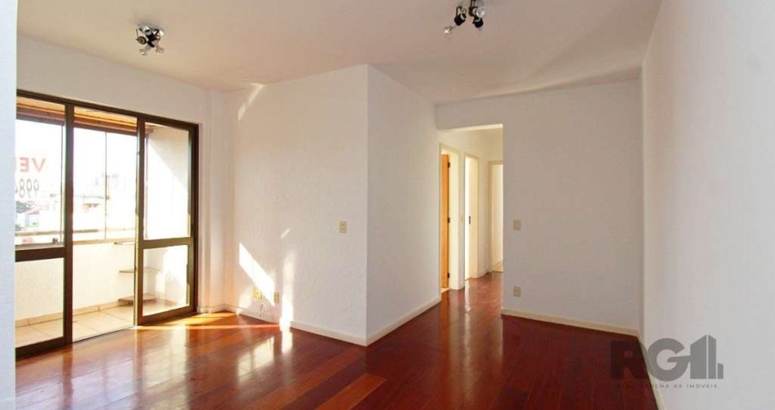 Apartamento de três dormitórios, suíte e 1 vaga de garagem no bairro Menino Deus