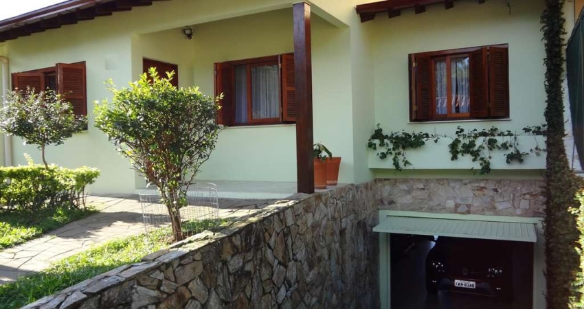 Casa para Venda - 230m², 3 dormitórios, sendo 1 suites, 3 vagas - Aberta Dos Mor