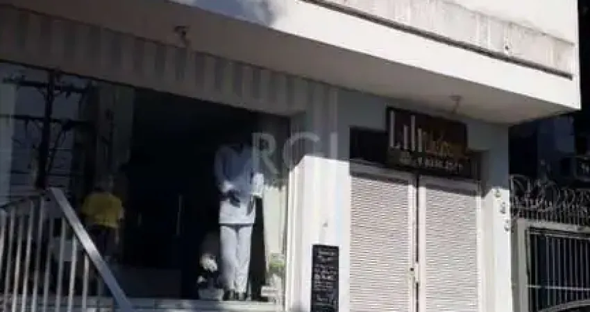 Casa para Venda - 250m², 4 dormitórios, sendo 1 suites, 3 vagas - Menino Deus