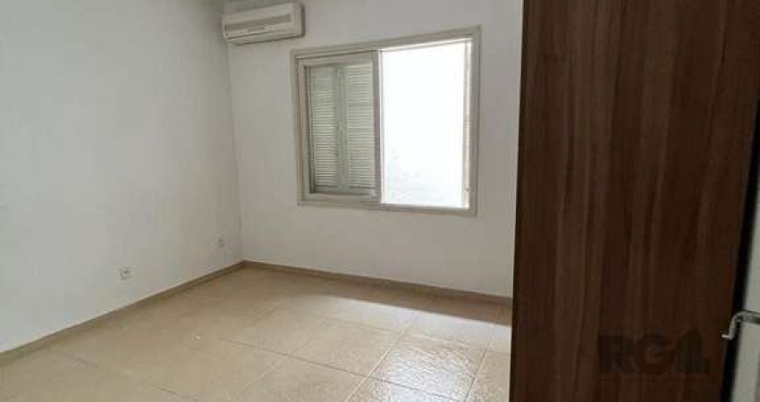Casa 4 dormitórios à venda Petrópolis Porto Alegre/RS