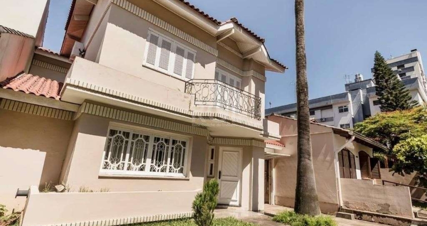 Casa no Bairro Higienópolis  3 dormitórios  2 suites 4 garagens