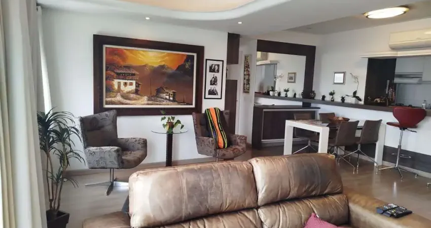 Apartamento Venda  03 dormitórios, transformado em 2 com living extendido.