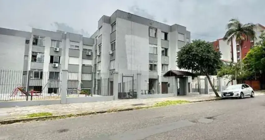 Apto 02 dorm reformado e vaga de garagem escriturada