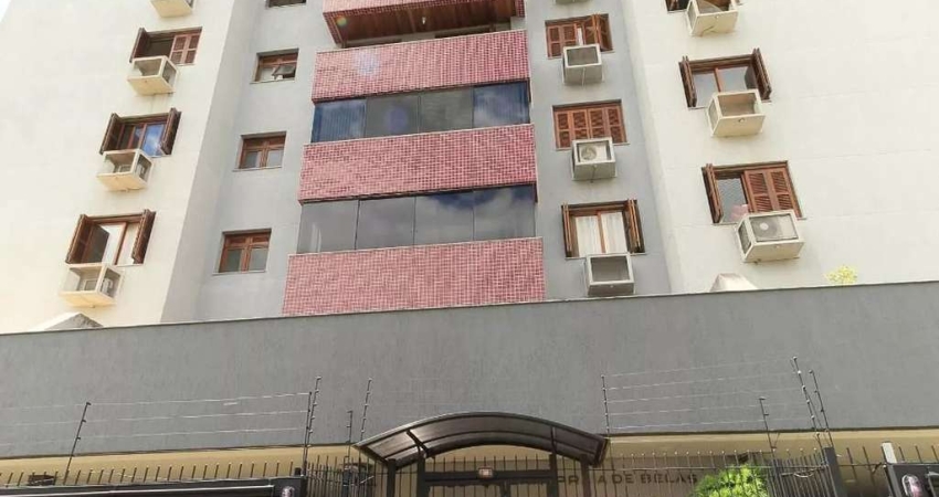 Apartamento de um quarto e uma vaga de garagem no bairro Menino Deus em POA