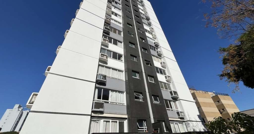 Apartamento de 2 quartos, suíte e 1 vaga de garagem no bairro Rio Branco em POA