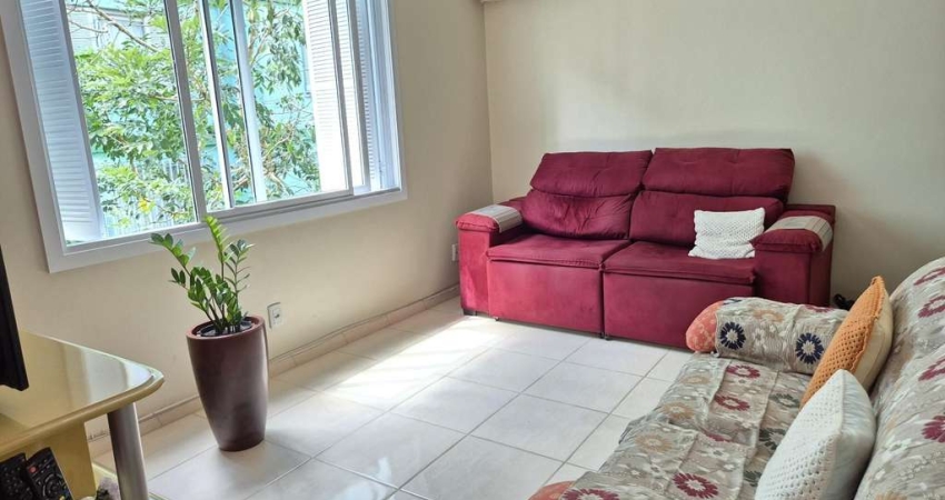 03 Dormitórios, com vaga e reformado