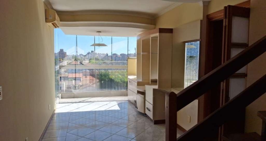 Cobertura com 3 dormitórios, suíte e 2 vagas.