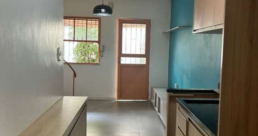 Casa 2 dormitórios à venda Guarujá Porto Alegre/RS