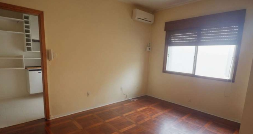 Vende-se apartamento de 1 dormitório e 45m² - Menino Deus