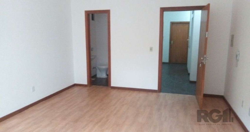 SALA COMERCIAL DESOCUPADA, NO BAIRRO CENTRO HISTÓRICO, EM PORTO ALEGRE, RS