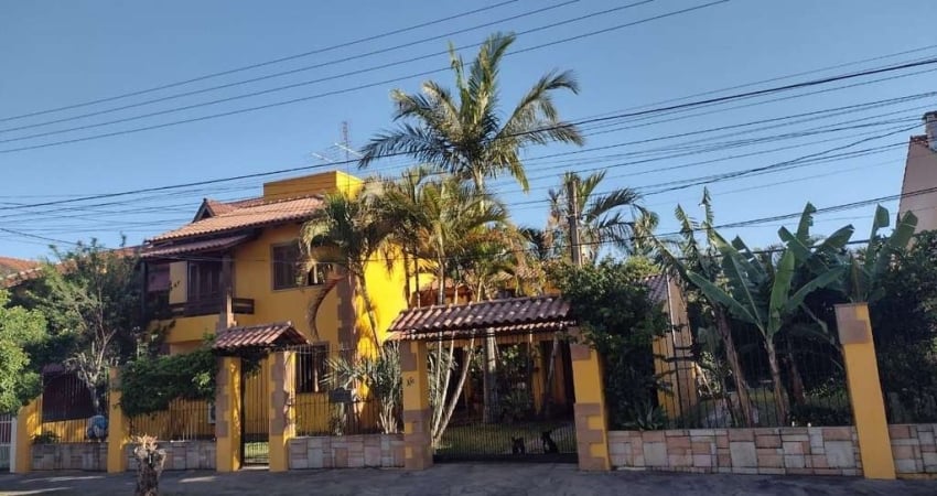 Casa para Venda - 693.6m², 5 dormitórios, sendo 3 suites, 4 vagas - Hípica