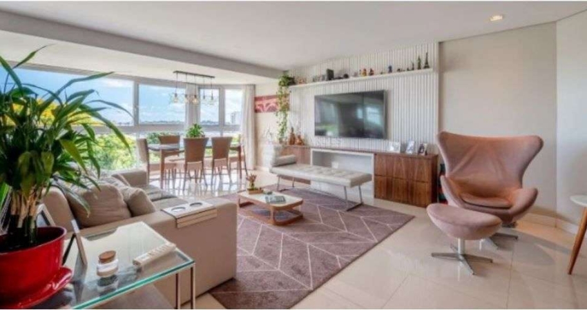 Apartamento Garden à venda com 3 dormitórios, 150m² e 2 vagas no bairro Cristal,