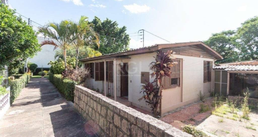 Casa térrea no Residencial Butui, possui 3 dormitórios, living espaçoso, cozinha