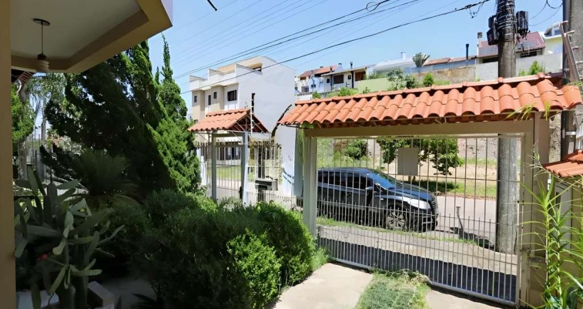 Casa de 3 dormitórios com 205m² à Venda no Bairro Hípica