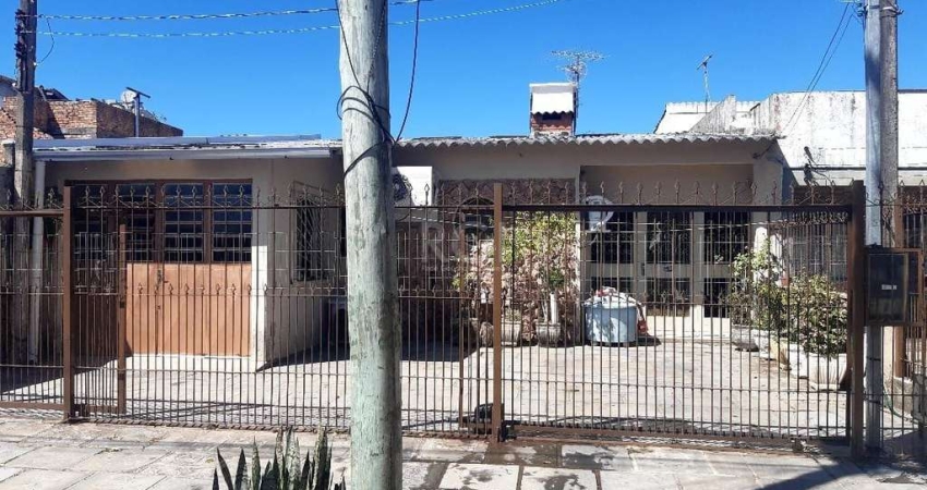 Casa para Venda - 121m², 3 dormitórios, sendo 1 suites, 2 vagas - Restinga