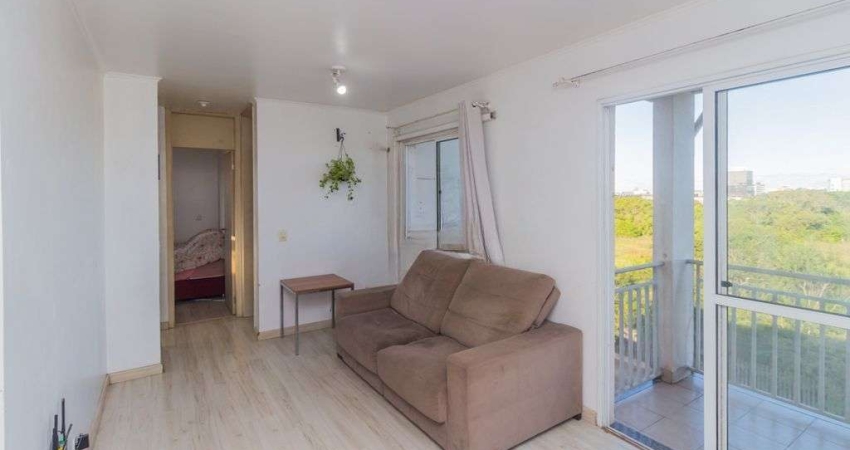 Apartamento com 2 dormitórios e 1 vaga de garagem no Bairro Humaitá