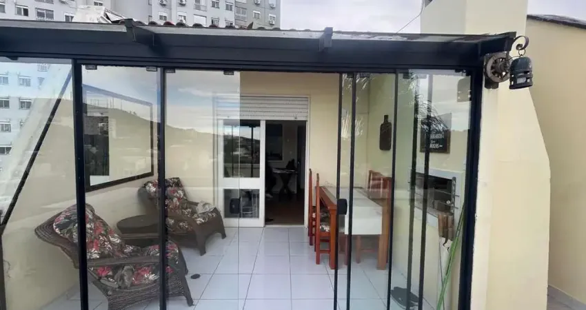 **Cobertura com 2 Quartos e Churrasqueira na Glória, Porto Alegre - Oportunidade